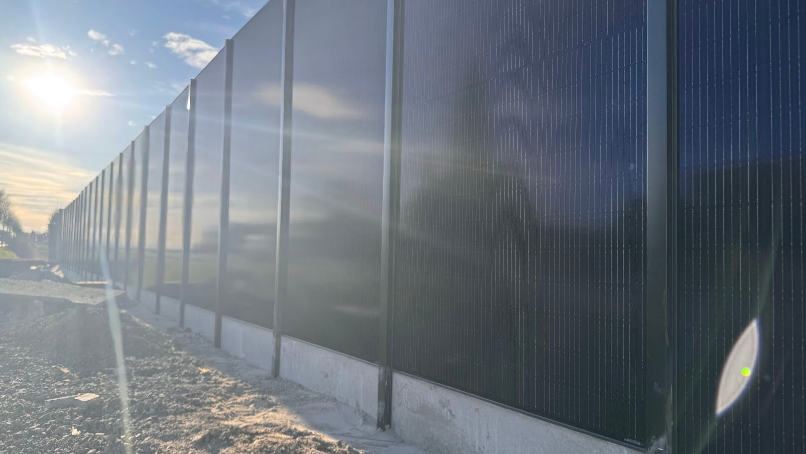 Moderne zonnepanelen fence systeem - AD Technics installatie